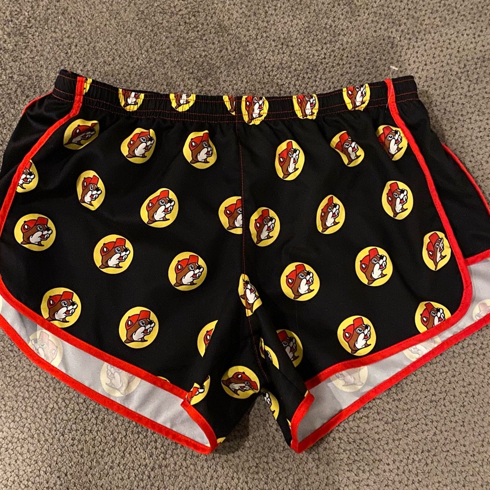 BUC-EE’S SHORTS 🤎💛❤️